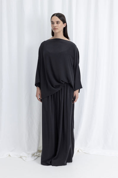 Level Top | Black