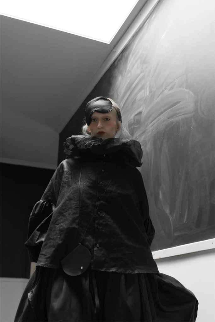 Pierrot Crop Shirt | Black