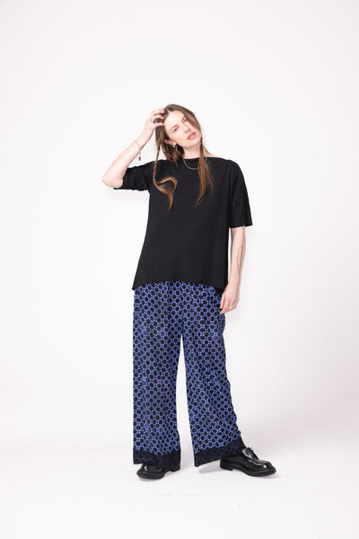 Motto Tee | Black Rib