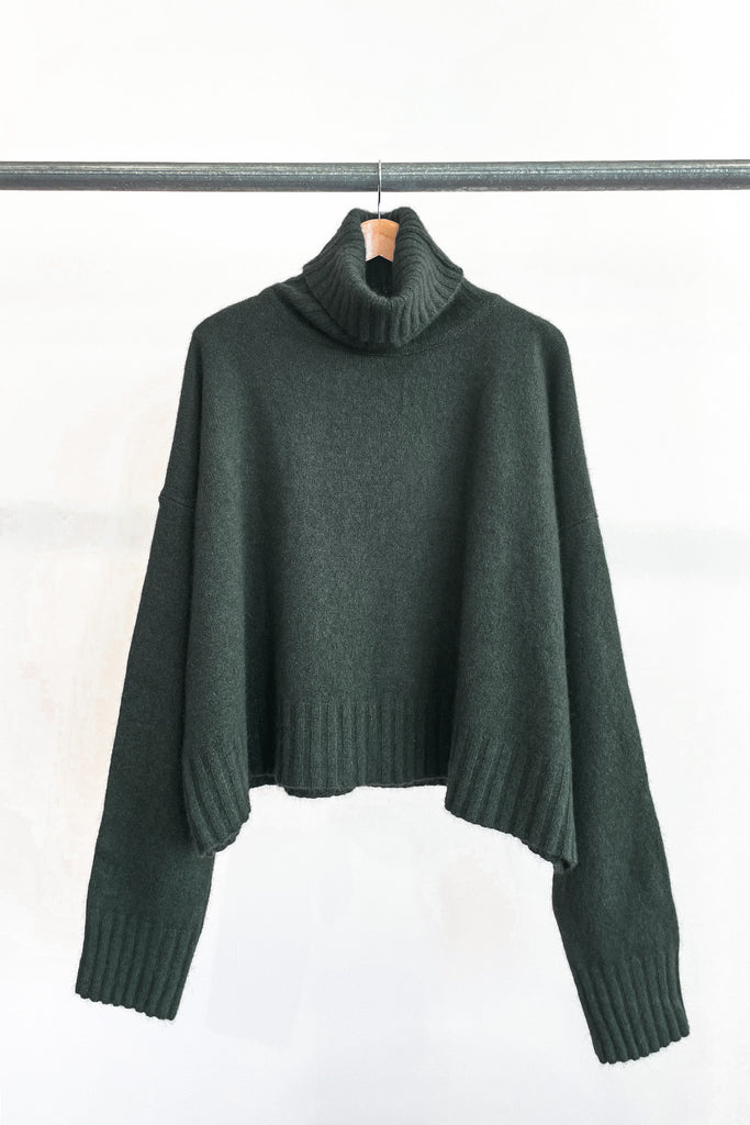 U Turtle Crop | Midnight