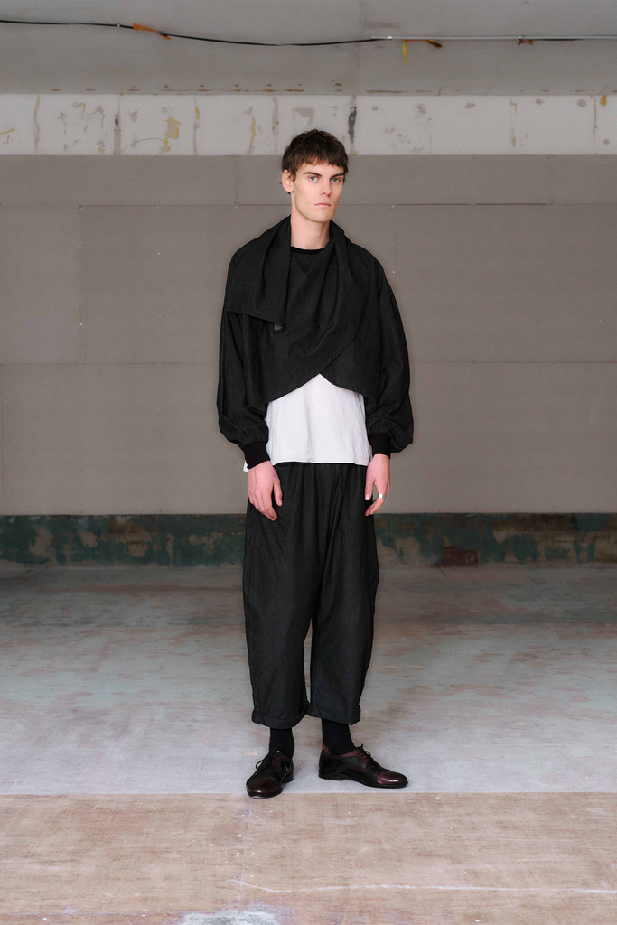 Awasu Top | Black